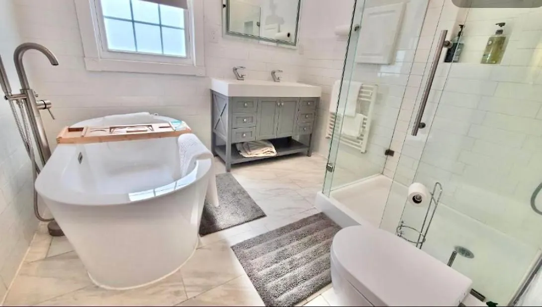 Gorgeous Victorian House!! Entire Suite In Sam'S Home New York