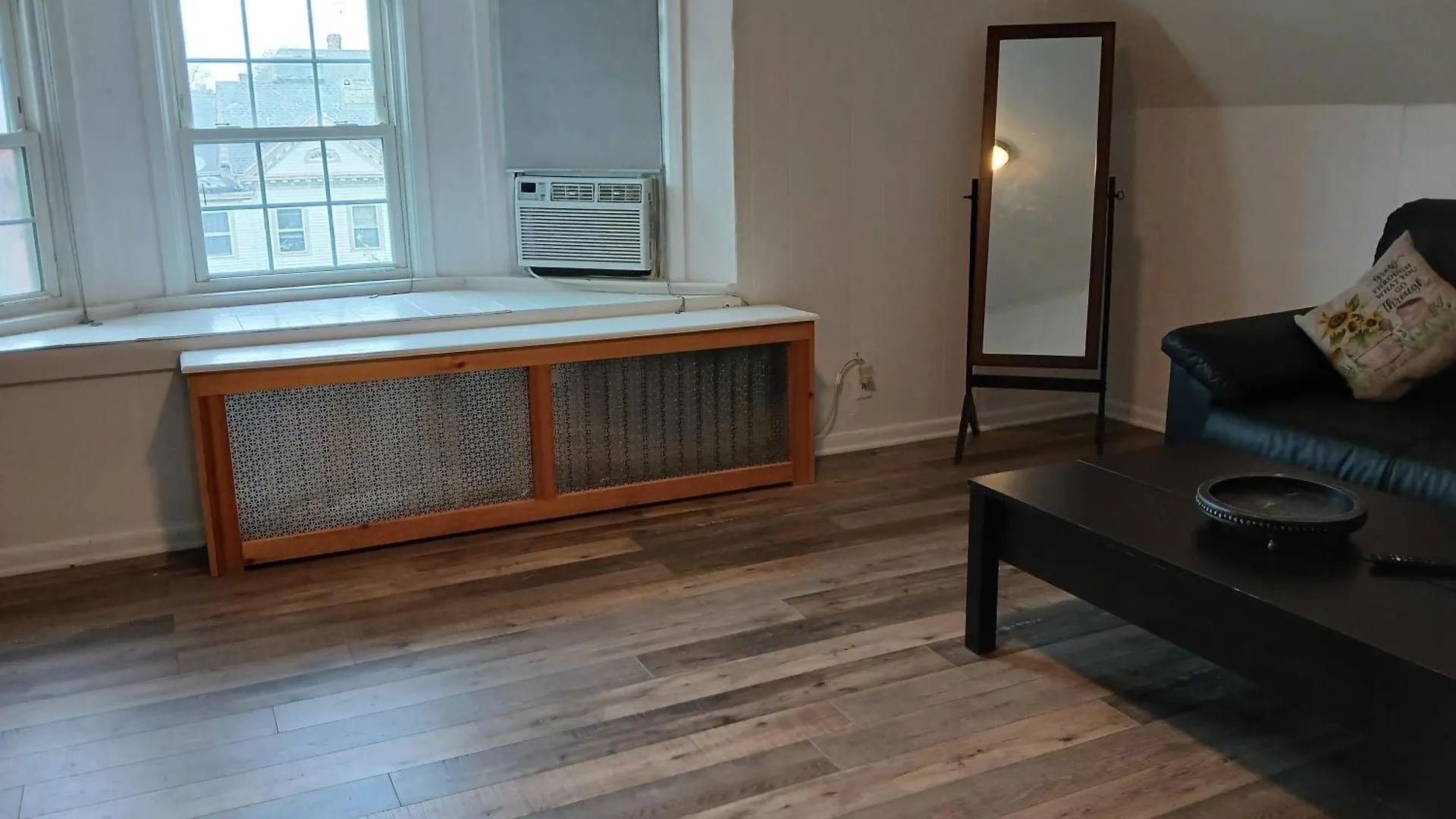 Gorgeous Victorian House!! Entire Suite In Sam'S Home New York