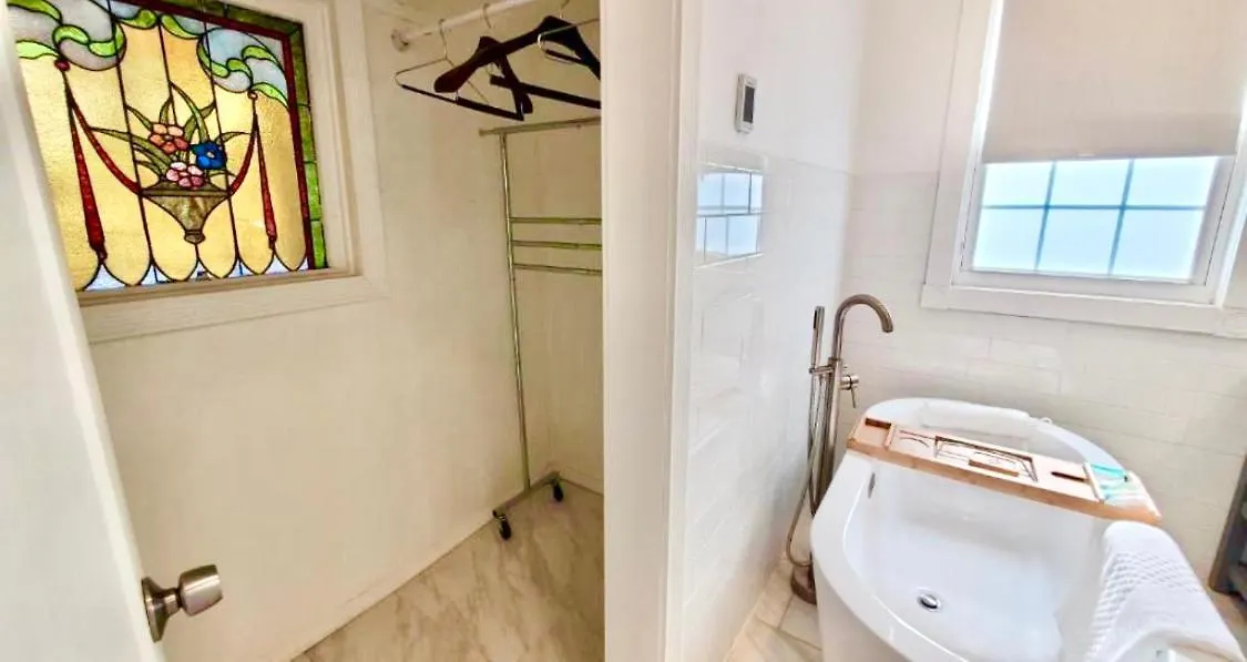 Gorgeous Victorian House!! Entire Suite In Sam'S Home New York Villa