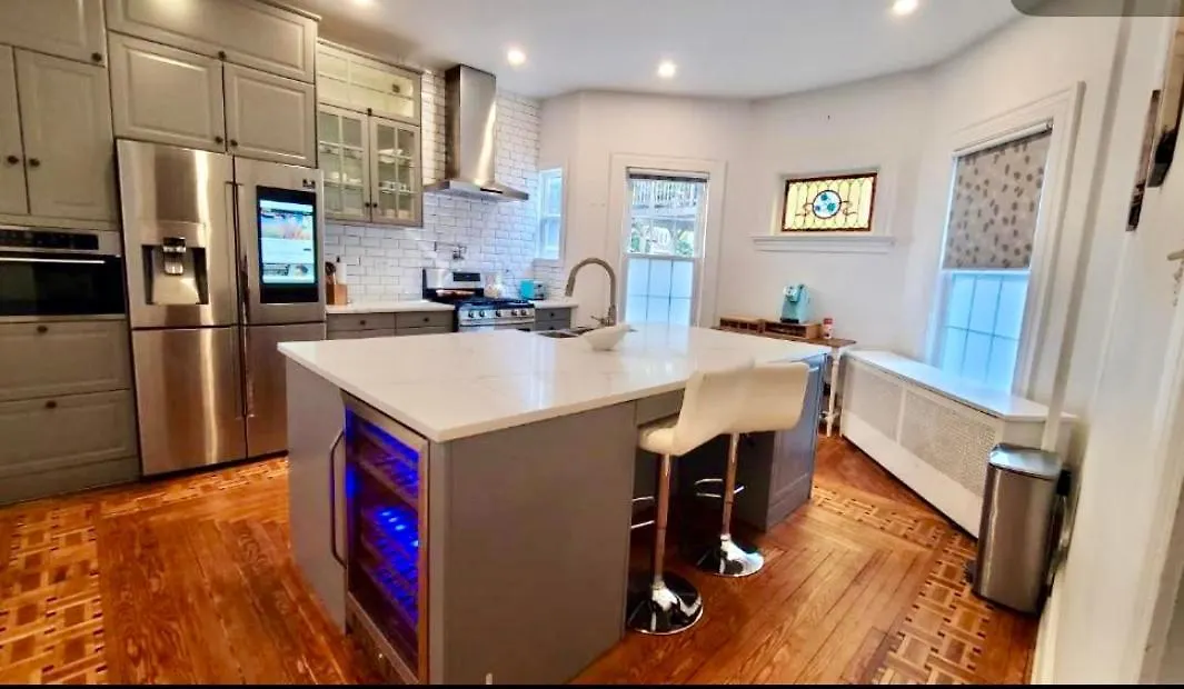 Gorgeous Victorian House!! Entire Suite In Sam'S Home New York