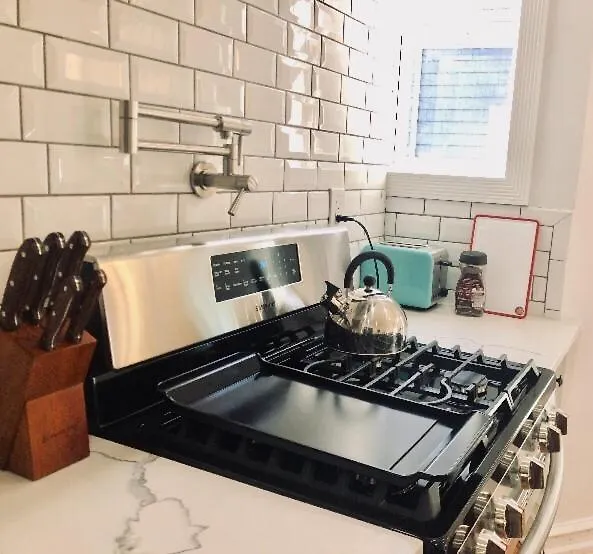 Gorgeous Victorian House!! Entire Suite In Sam'S Home New York